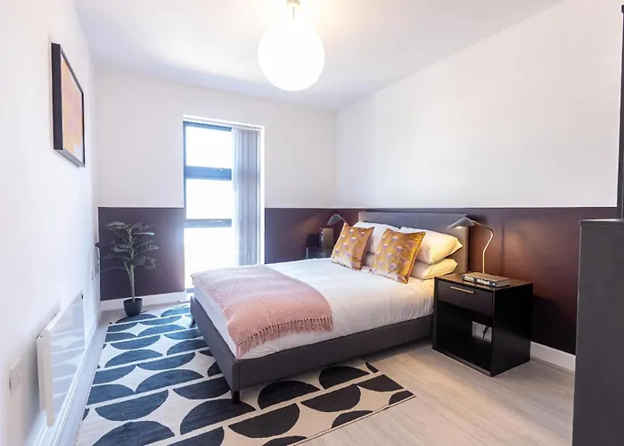 Quiet 2-Bed Home In Birmingham, Ideal For Relaxing